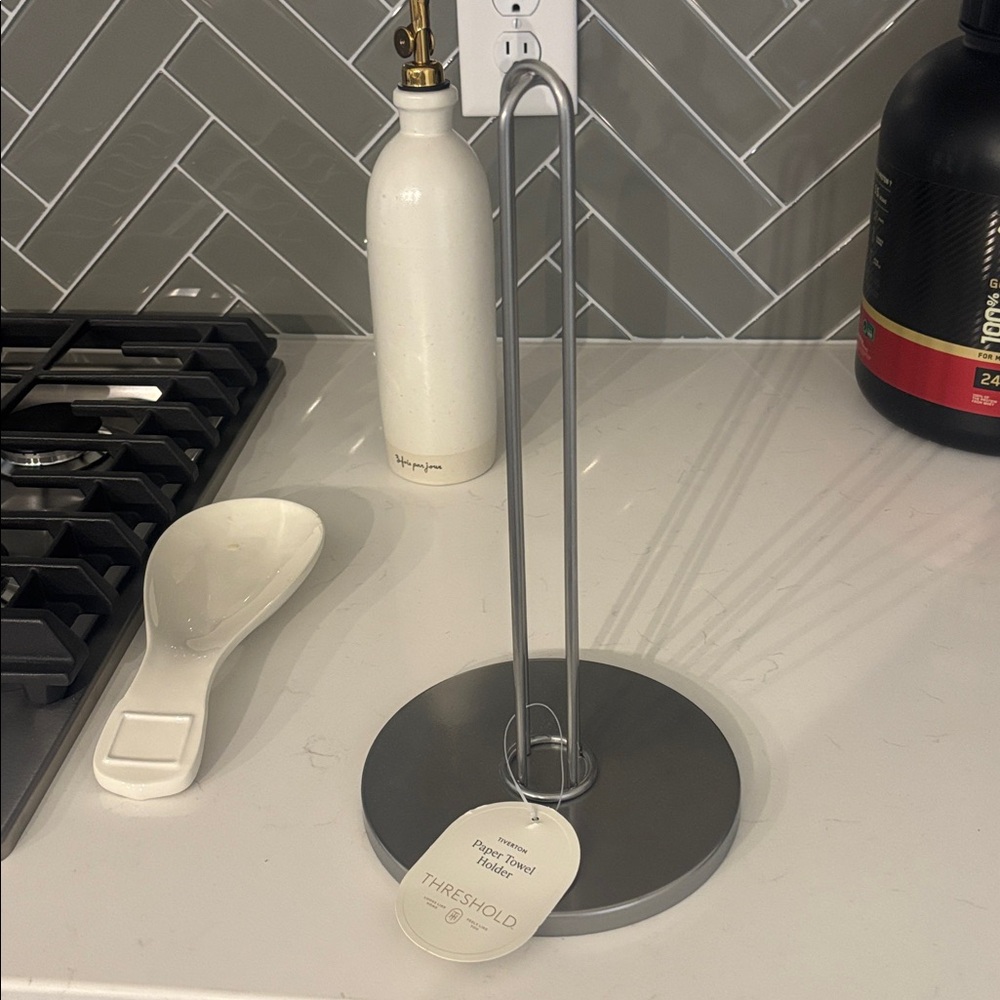 NWT Threshold Riverton Paper Towel Holder